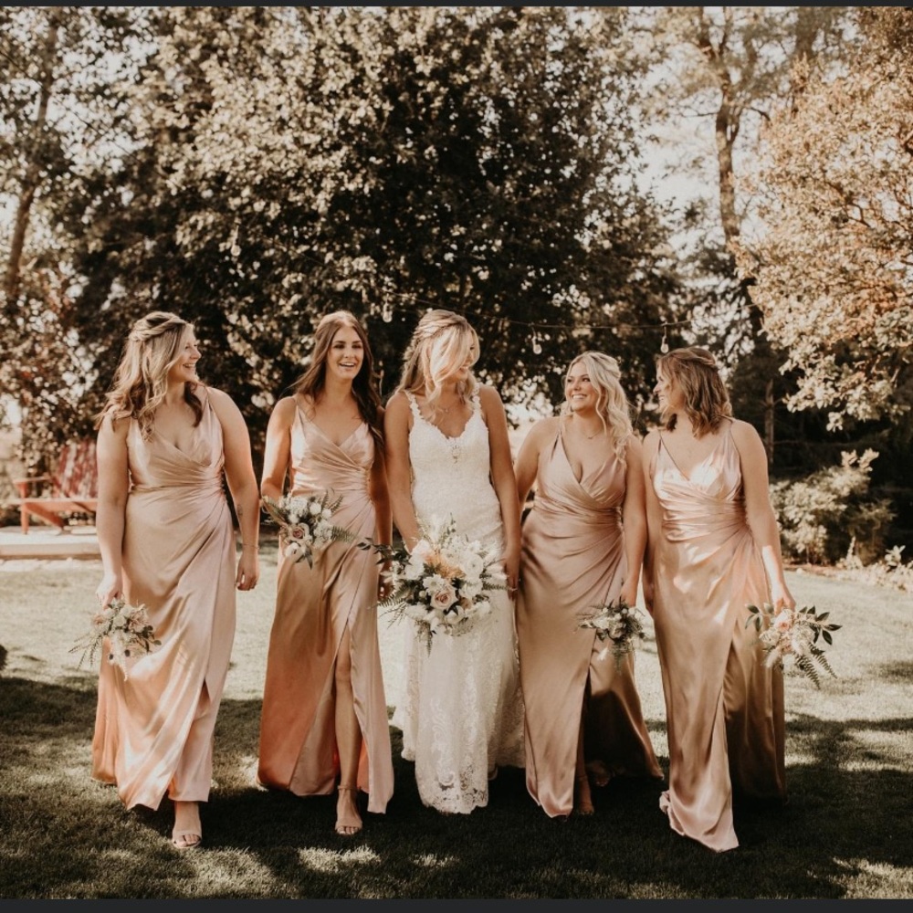 David’s Bridal bridesmaid dress - Galina Signature, Size 14, Color -champagne